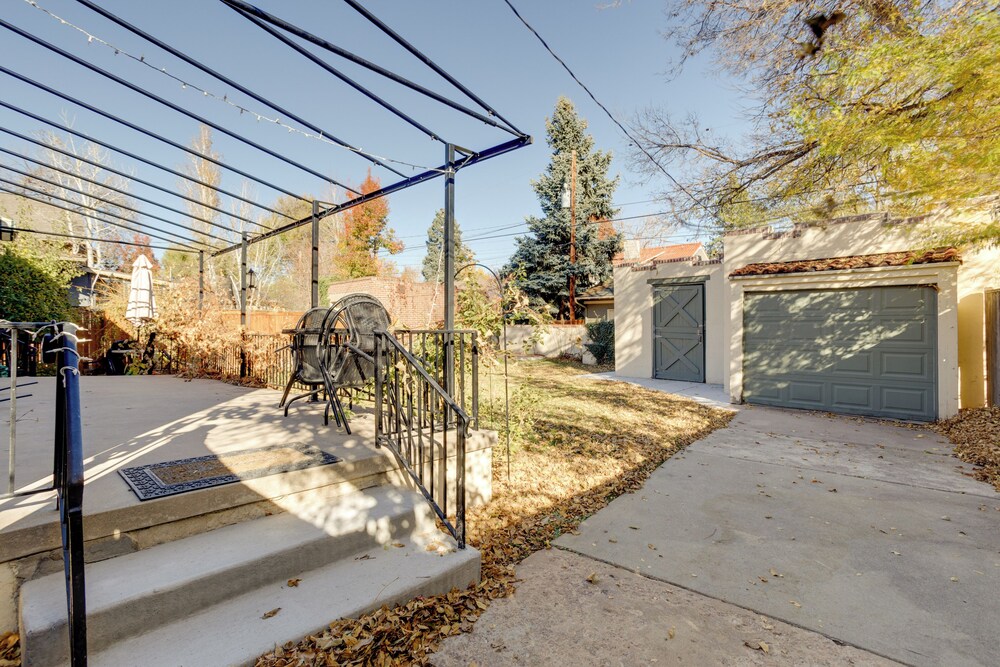 Yard & Grill: Centrally Located Denver Retreat!