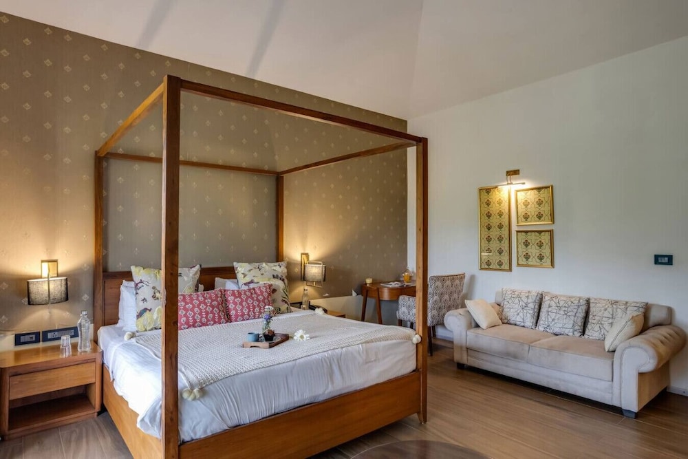 Villa Ayana 5bhk With Pool and Near the Beach