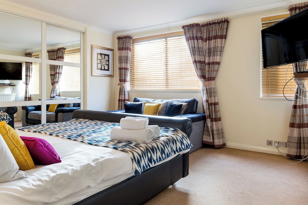 Luxury Villa 6 Bedrooms Next to Marble Arch
