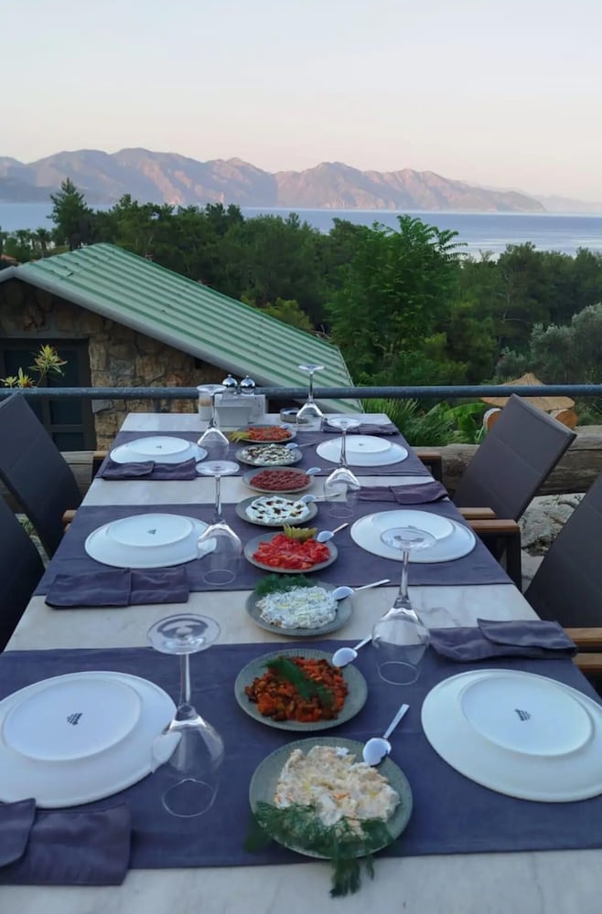 Amos Sea View