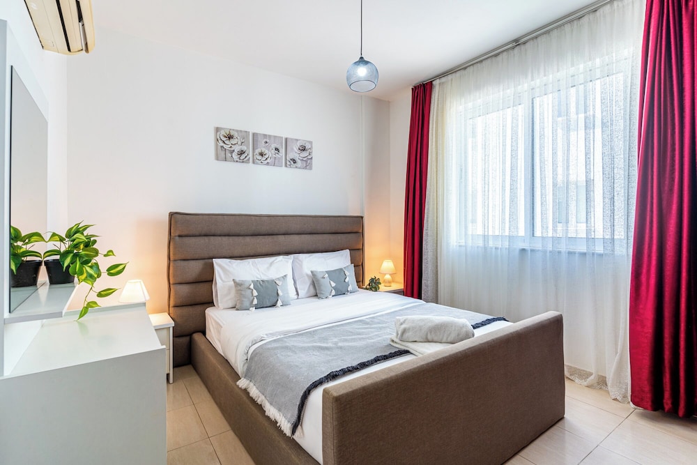 Apollo 2-Bedroom Apartment in Larnaca