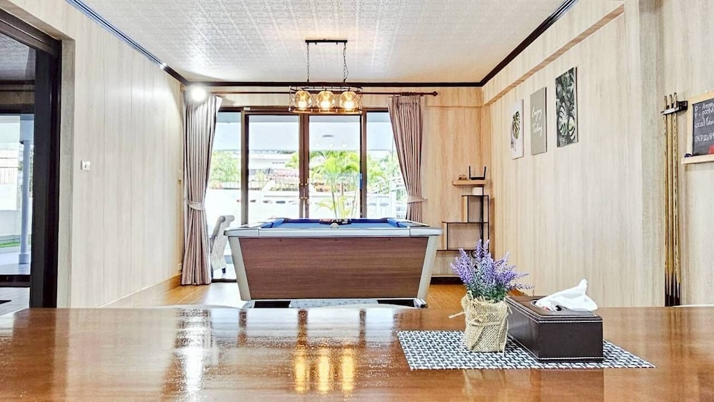 Greta Villa Nakluea 18