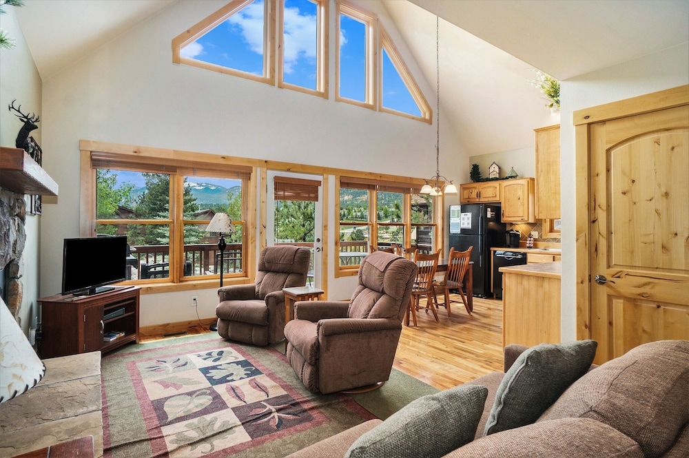 Denver Vacations - Solitude Eagle 4 - Estes Park 2 Bedroom Condo by RedAwning - Property Image 1