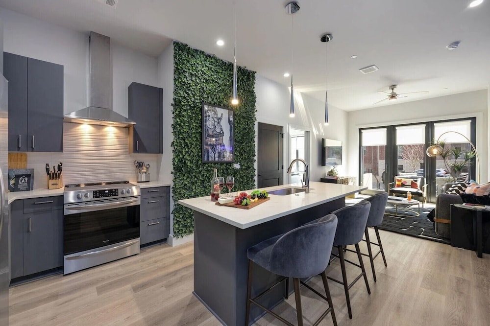 The Odyssey Apartments – by AvantStay Designer Stay in Midtown
