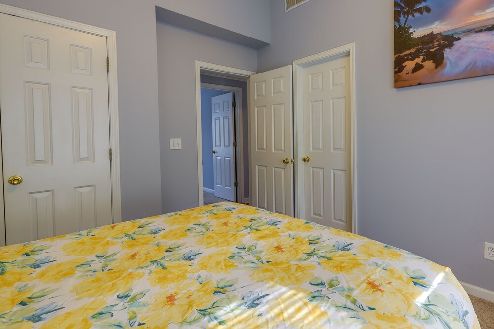 Quaint Fayetteville Vacation Rental w/ Lake Access view 3