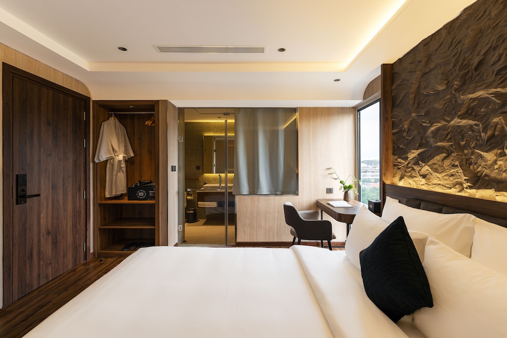 Kin Hotel Thai Van Lung 40