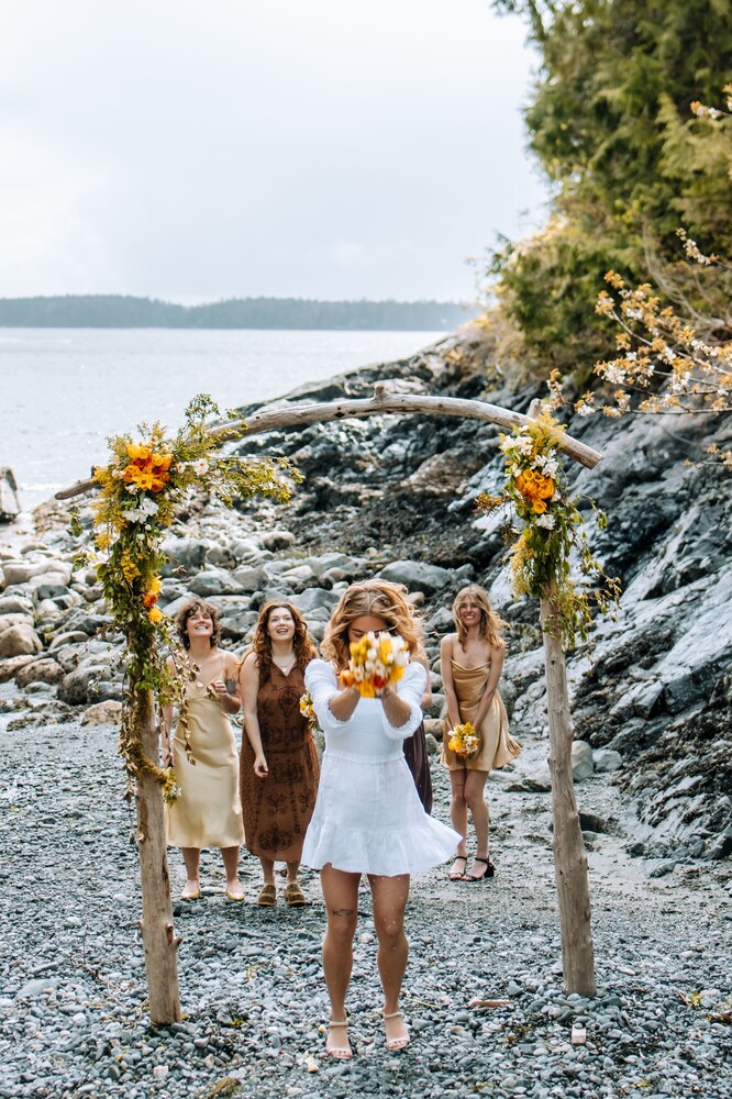Lunar Cove Inn