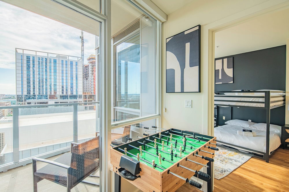 ROVE LIVING/KL - 44 Monroe