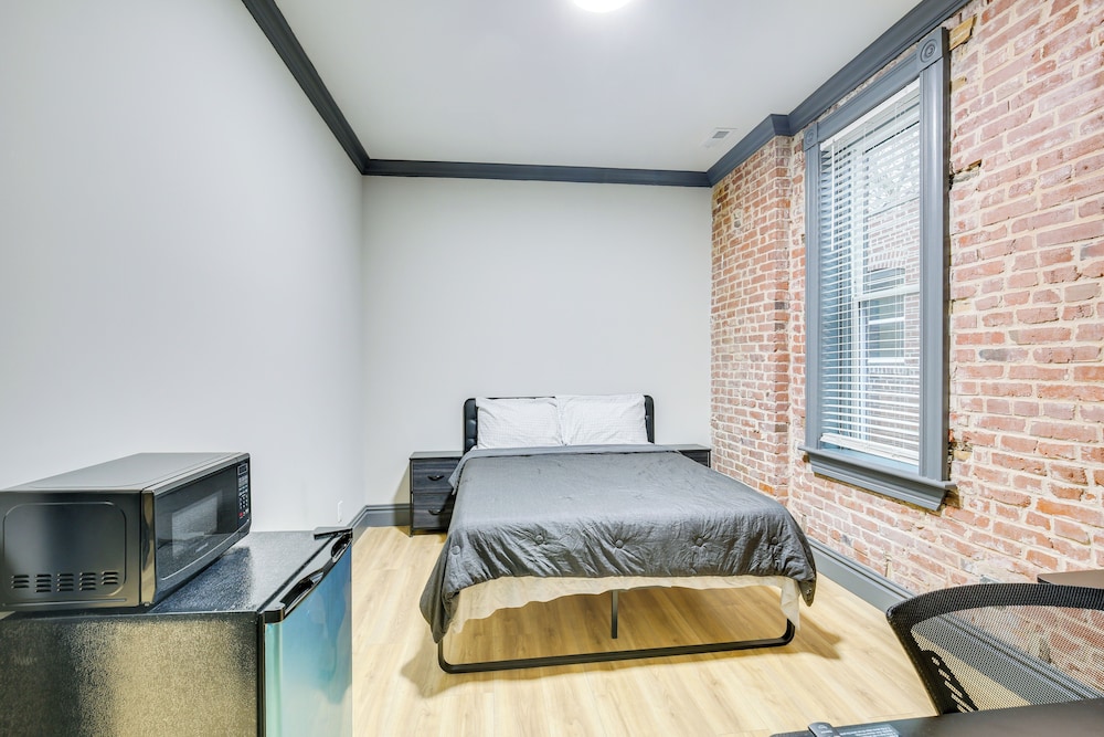 Walk to Gravois Park: 'nice Home' w/ Garage