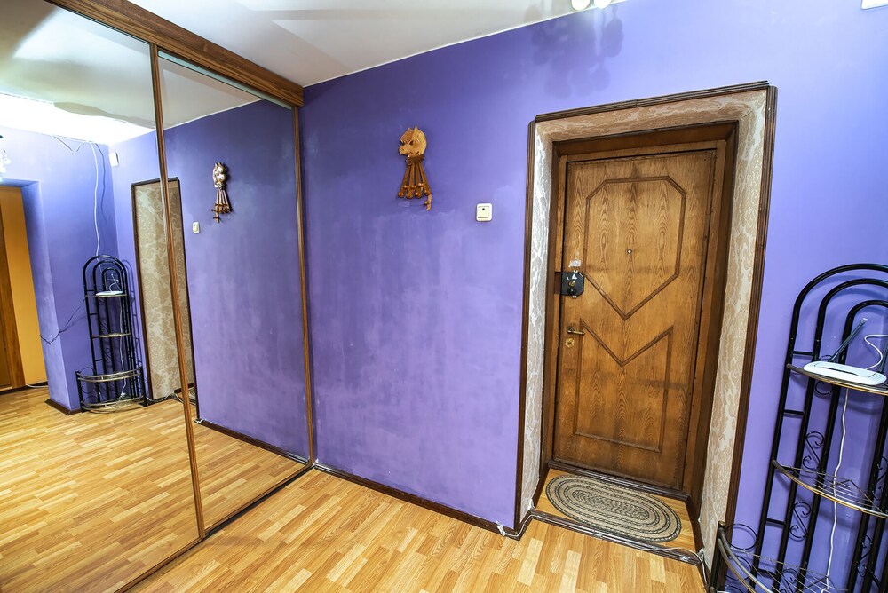 Apartment on Okeanskiy Pr. 48-29 view 2