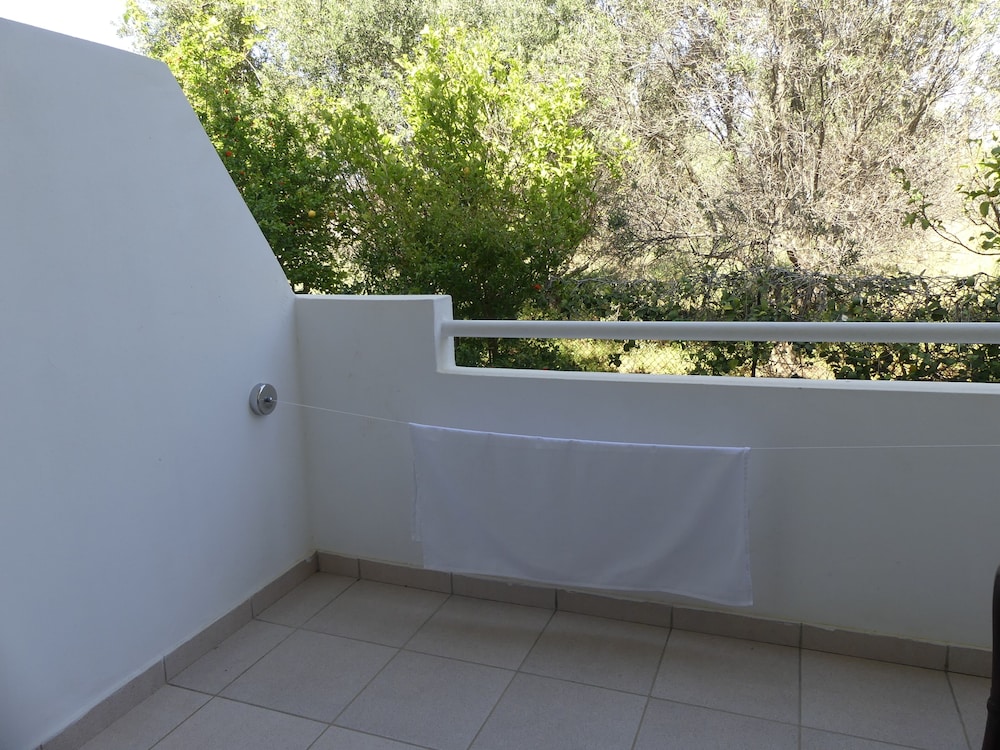 AMZ Apartments