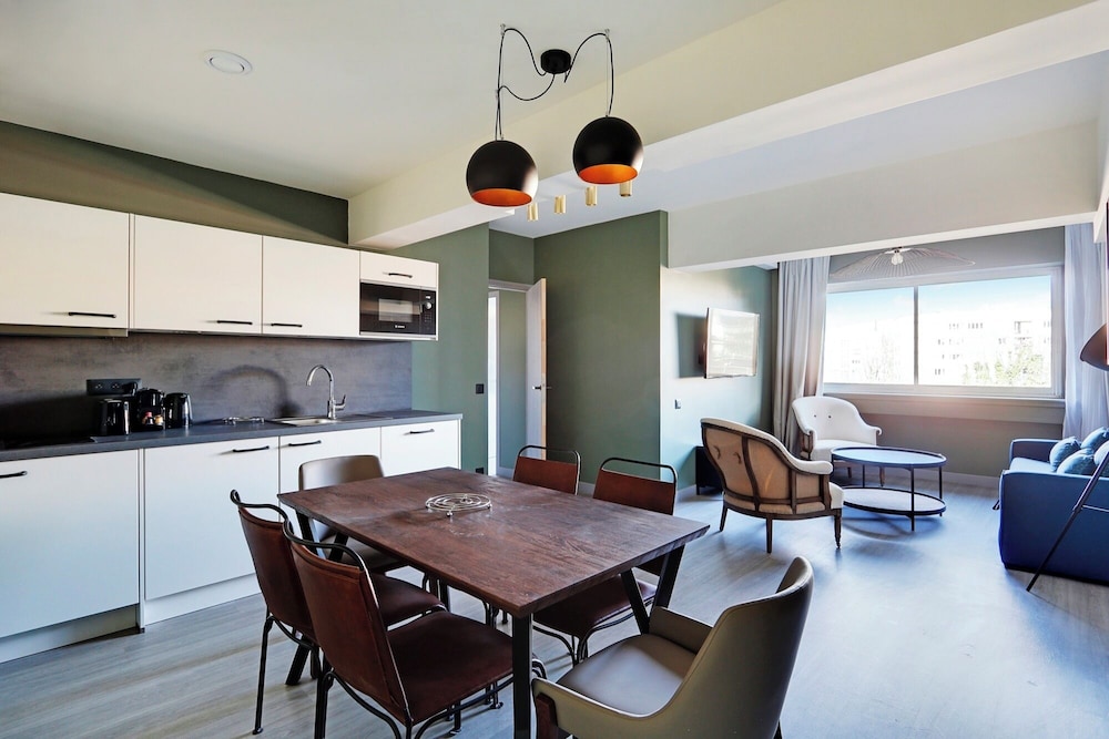 North Paris Suite