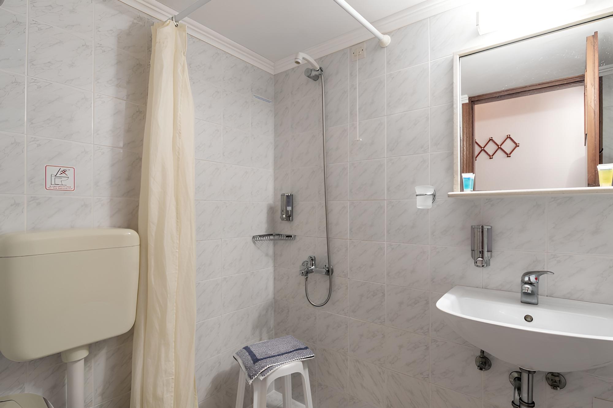 Tilemachos Rooms & Studios