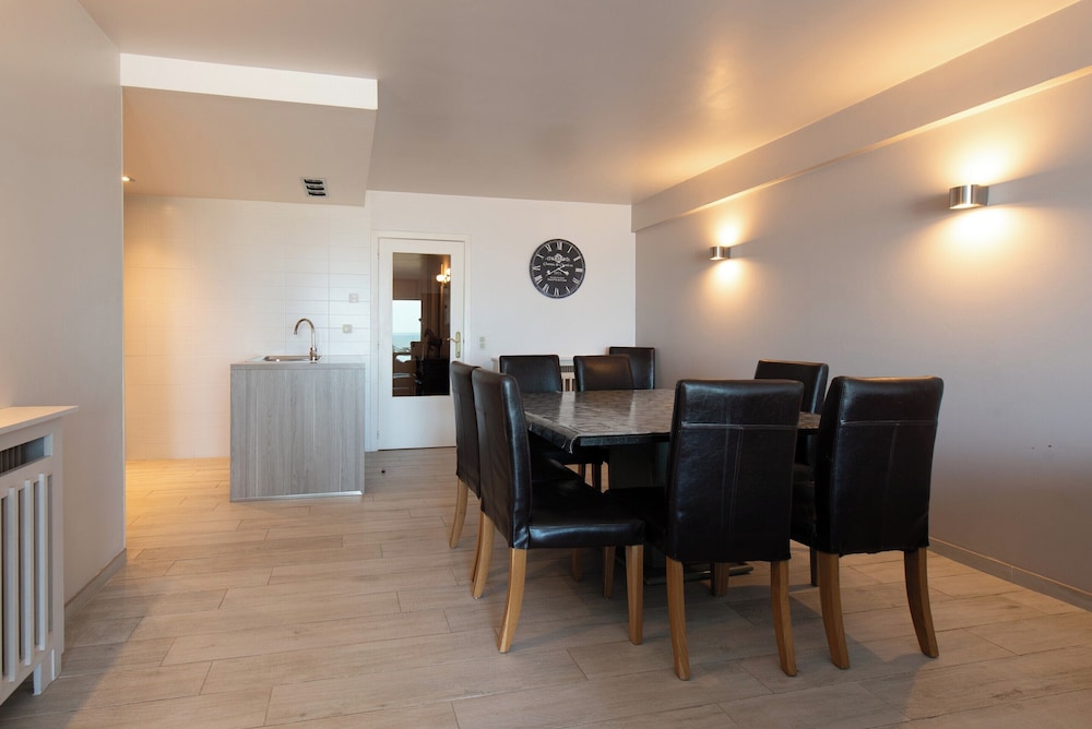 Apartment in Middelkerke With Sea View