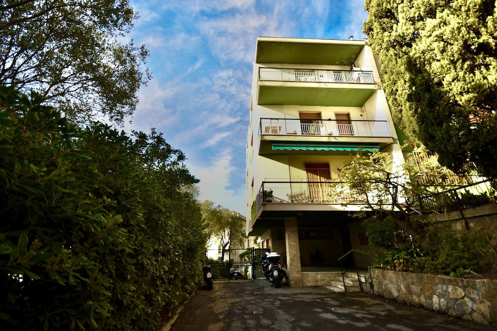 Relax Apartment 4 in Sanremo view 3