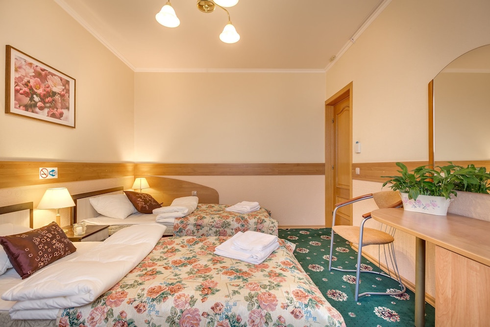 #513 OREKHOVO APARTMENTS with shared bathroom