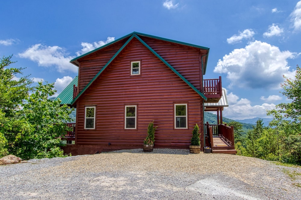 Luxury Private 15 Acre Secluded w Amazing Views view 2