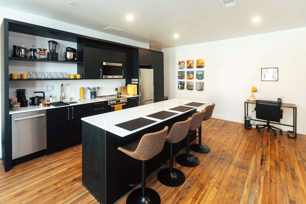 Loft 302 - The William - Sunlit - Above Carrigans