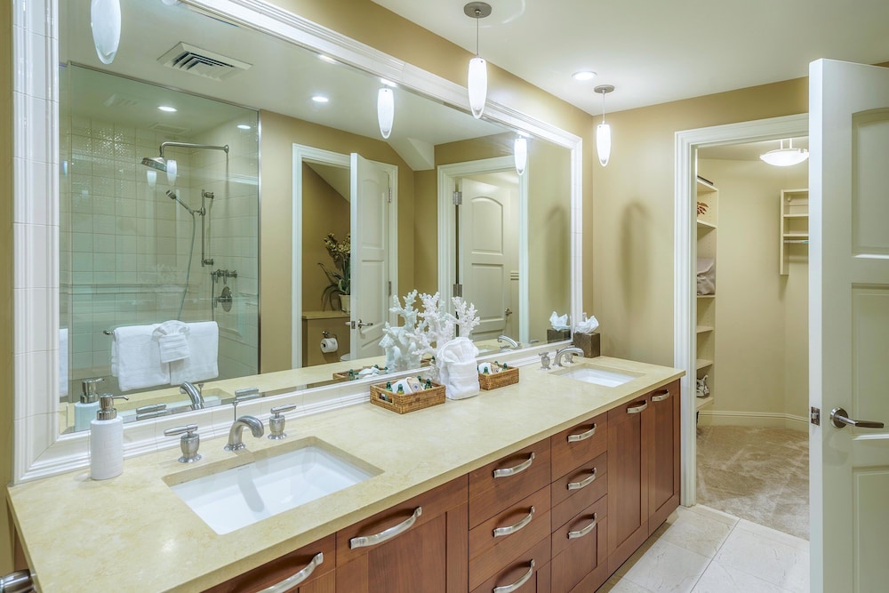 Luxurious Ho'olei 12-2, Lush View, Close to Pool, Sleeps 8 in Beds, Central AC!