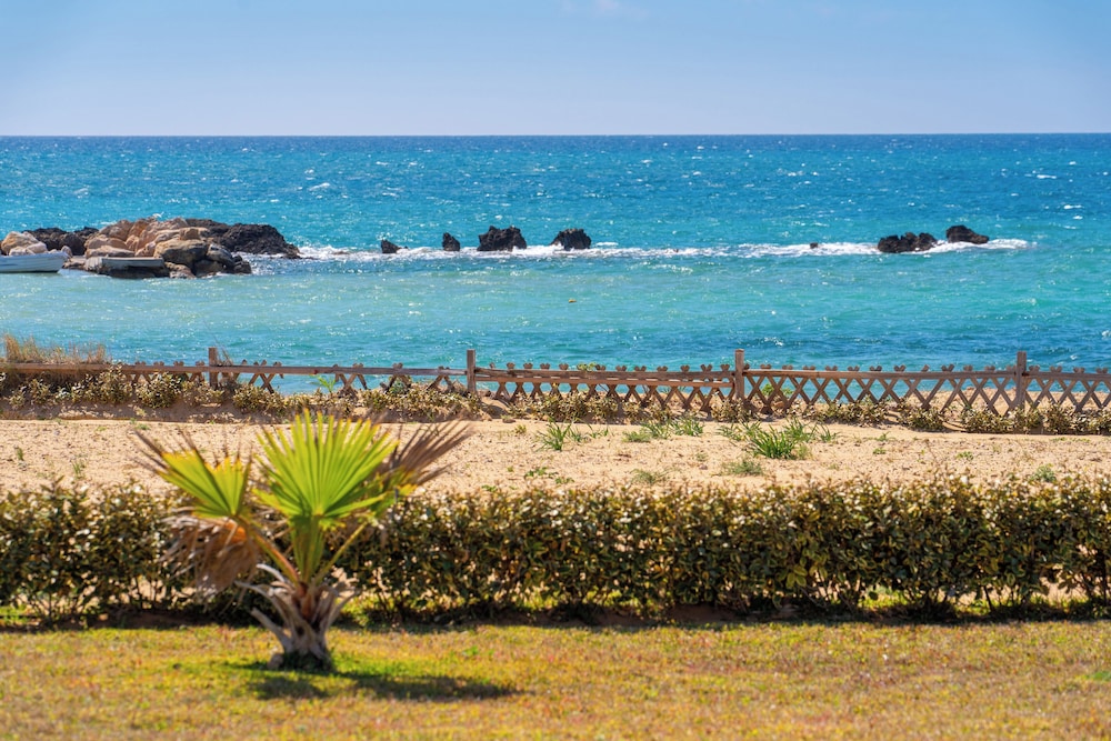 Sandoa Residence