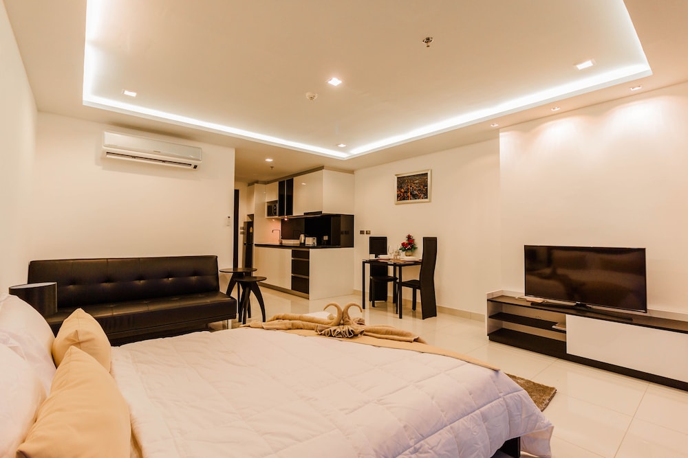 Wongamat Tower by Pattaya Sunny Rentals