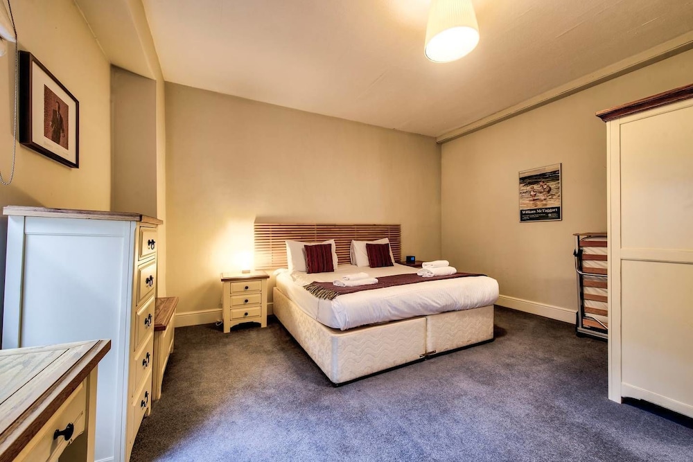 JOIVY Perfect Location! - Stylish & Cosy Rose St Apt view 4