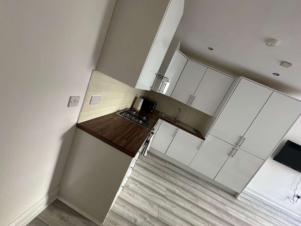 Inviting 1-bed Apartment in Walton on the Naze view 5