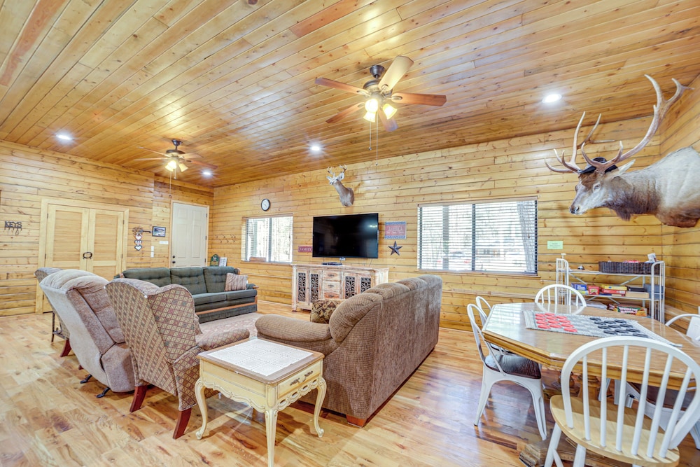 Game Nights in Pine's Winter Woods: Cozy Cabin