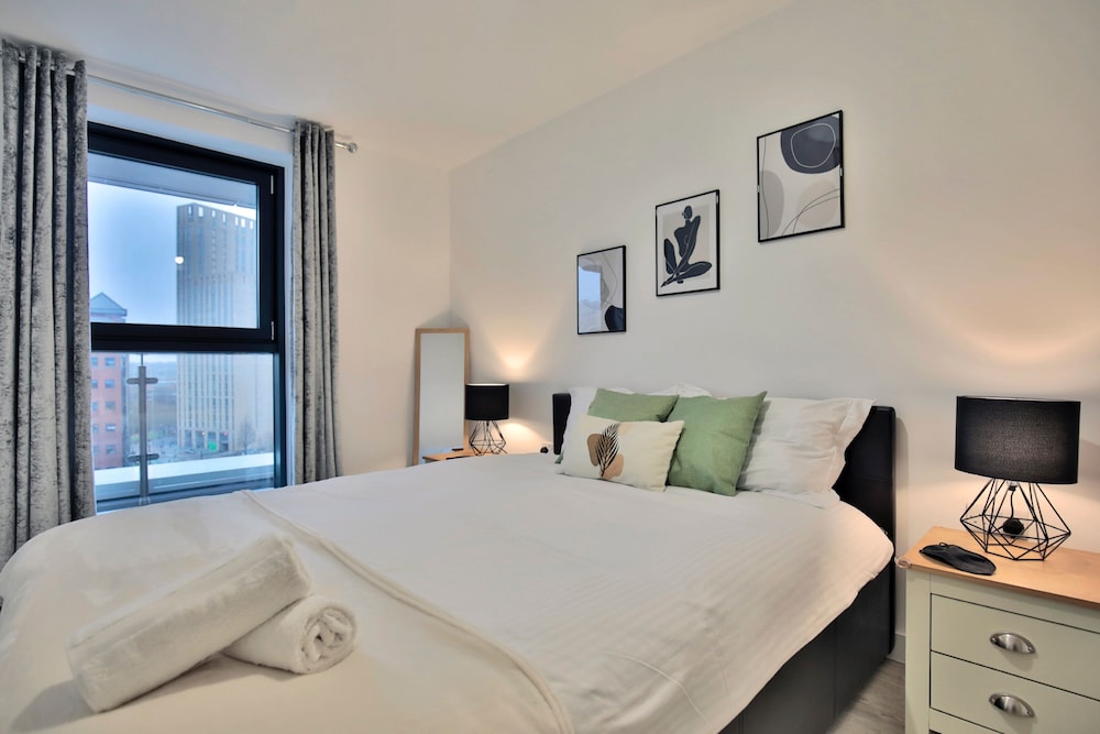 Manchester - 2-bed Apartment - Sleeps 4 - Wifi