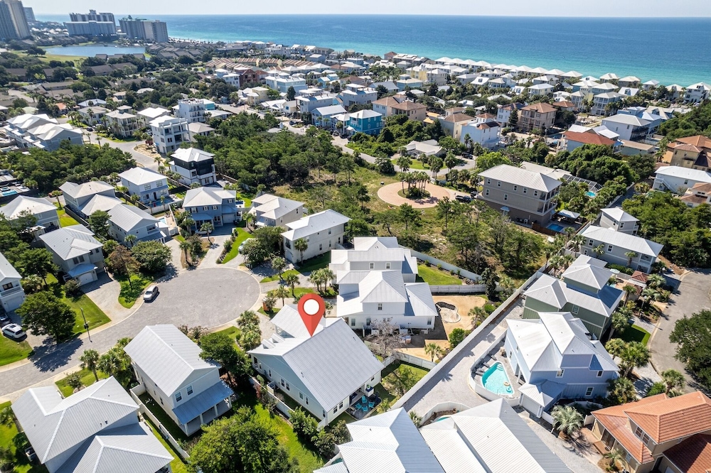 Resting Beach Place 4 Bedroom Home by RedAwning view 4