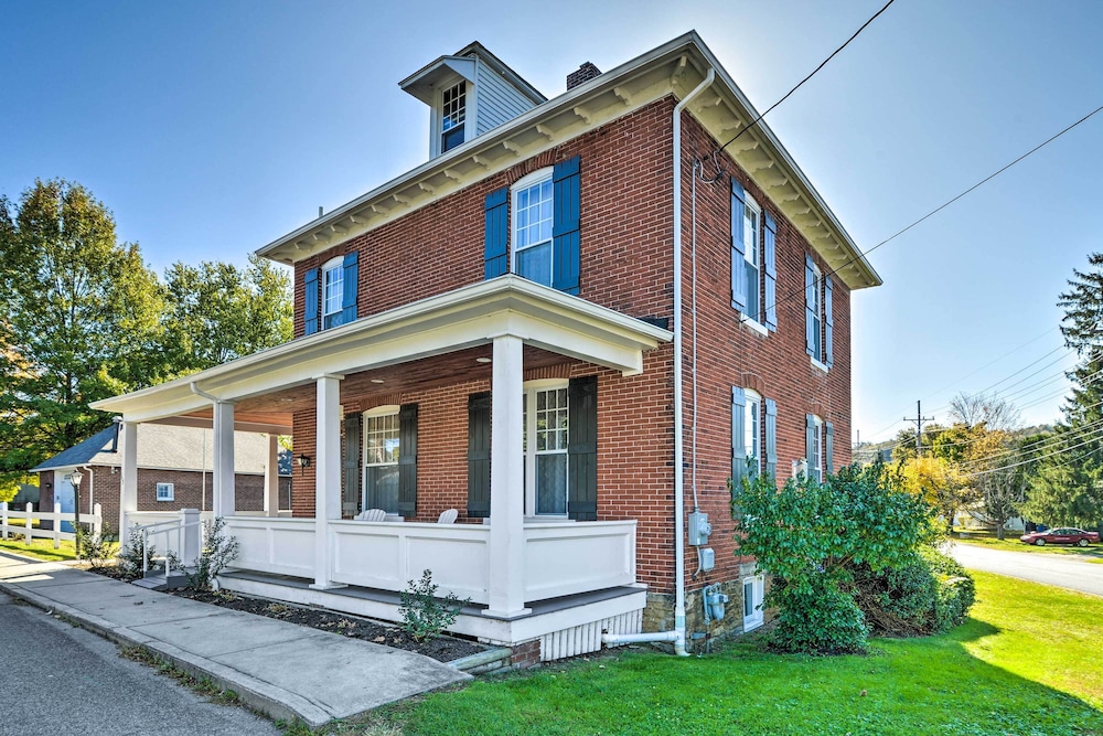 Quaint Ligonier Family Home - 3 Miles to Idlewild! in Ligonier, US