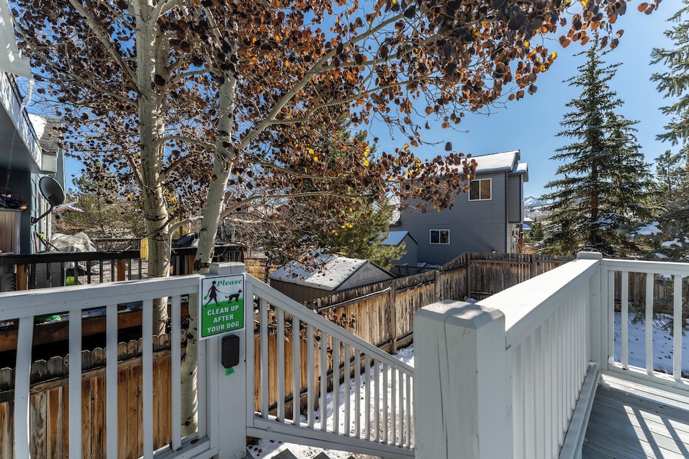 345 Rainbow Court