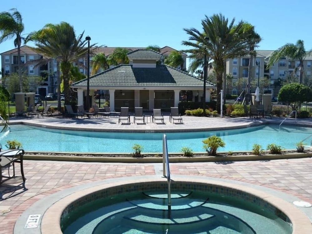 Spacious and Modern Townhome! Close to Attractions and Conventions Center! 3vc5014-10