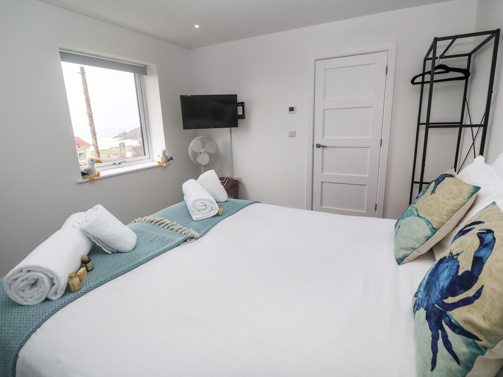 3 Praa Cove