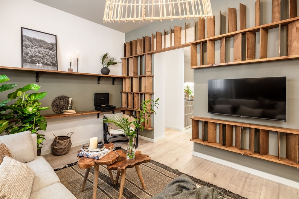 Hema - 2 Bedrooms in Trafalgar