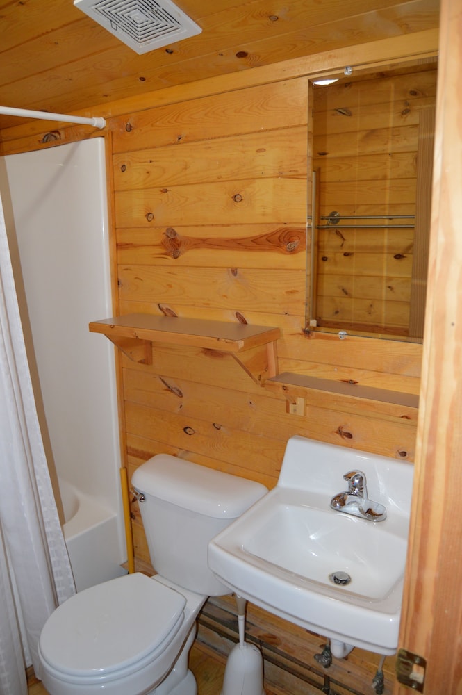 No Name City Luxury Cabins & RV