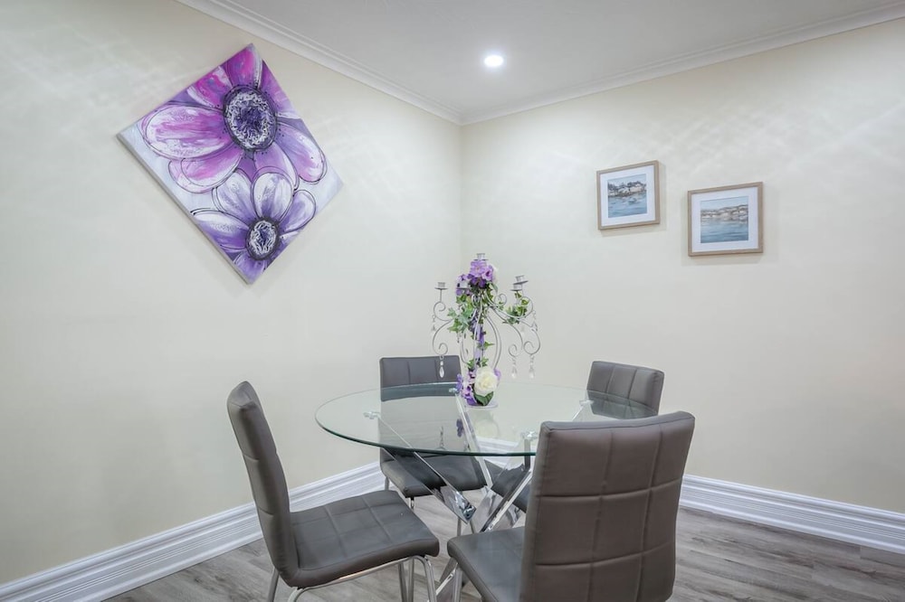 Halsey Waterfront Apartments - Image 1