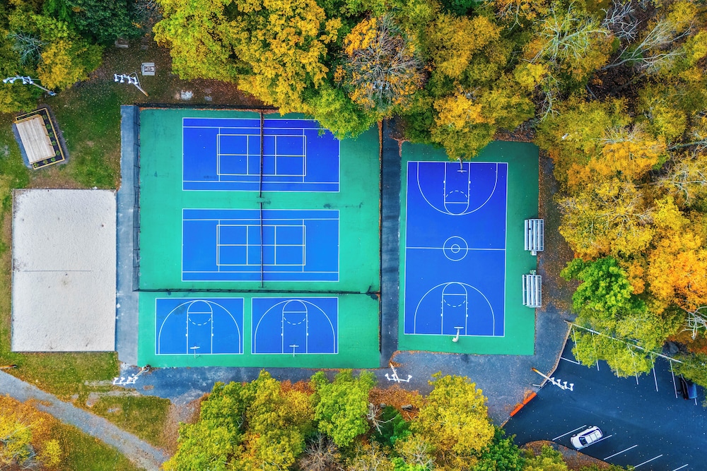 Private Yard, Playset: Family Home in Penn Estates
