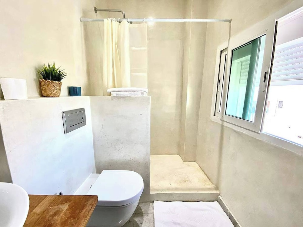 La Vague Bleue Apartment With Feet in the Water