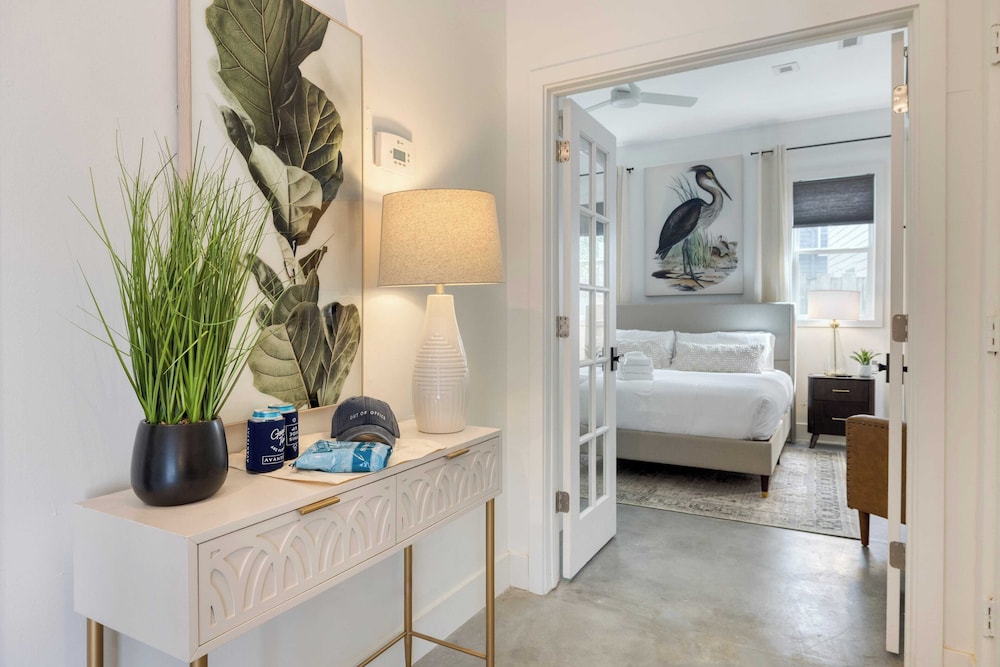 Arsenal Buyout by Avantstay 2 Homes Near Sullivans Island w/ Outdoor Dining