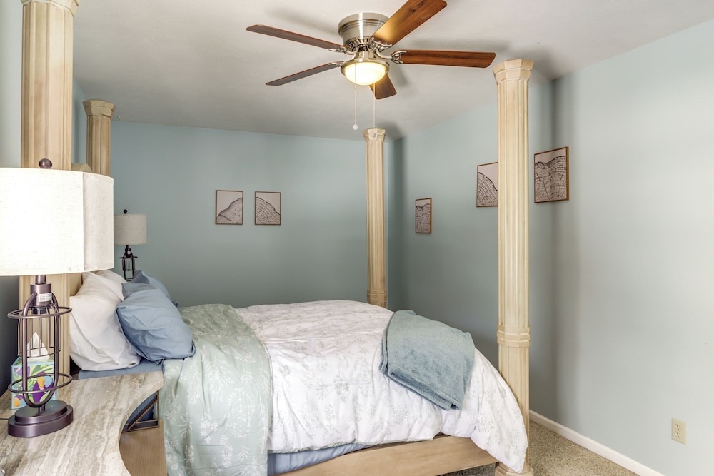 Family Retreat in Beavercreek Area w/ Large Yard!