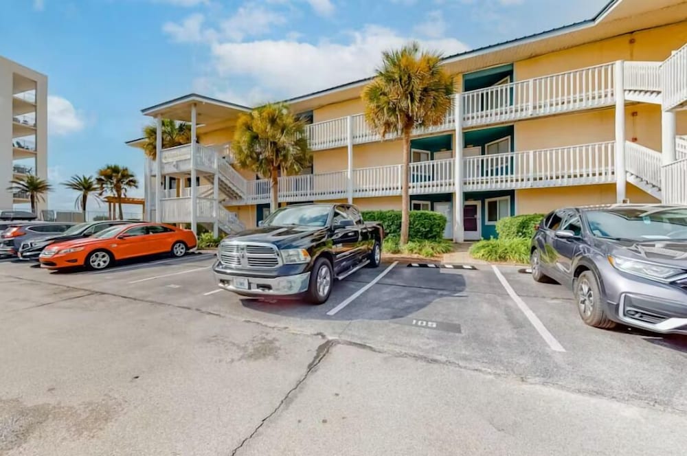 Island Sands 105
