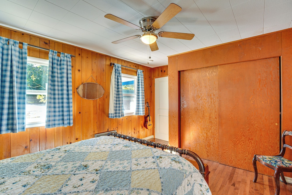 Across Water From Belfair SP: Hood Canal Cottage!