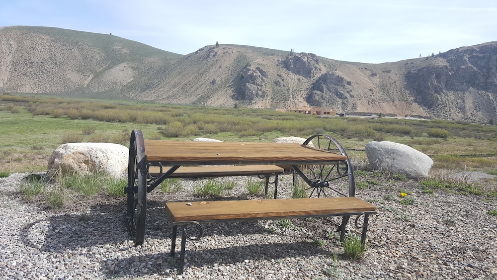 Valley Creek Lodge