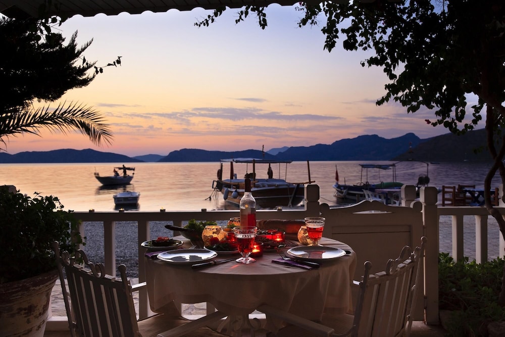 Waterfront Cottage in Ta l ca