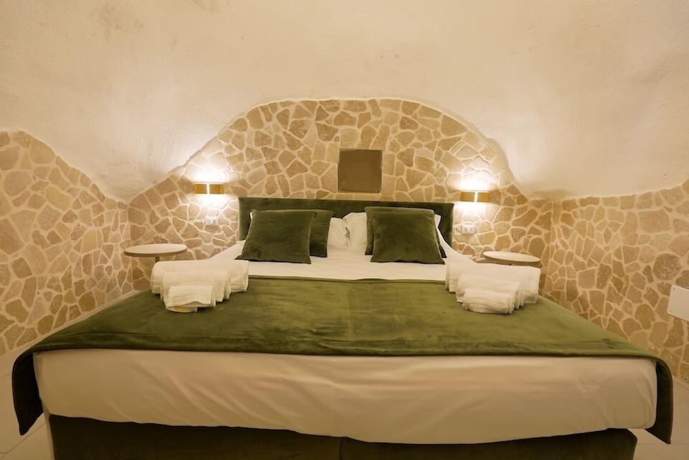 Grotta Saracena