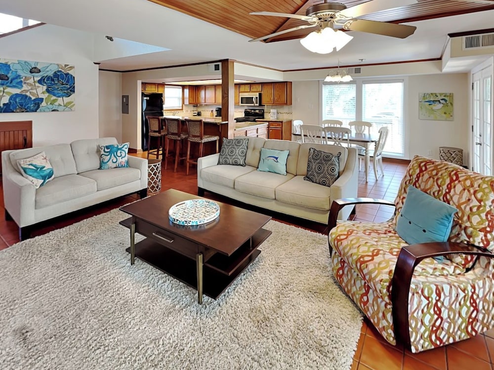 The Seagulls Nest by Silver Sands Vacation Rentals
