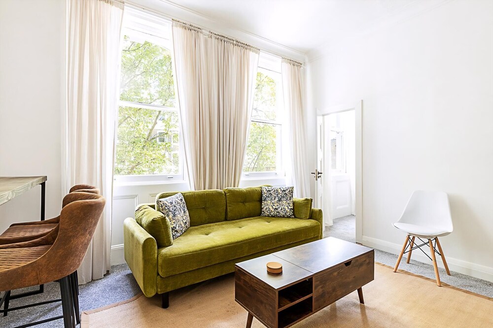 Elegant Knightsbridge Flat Near Harrods