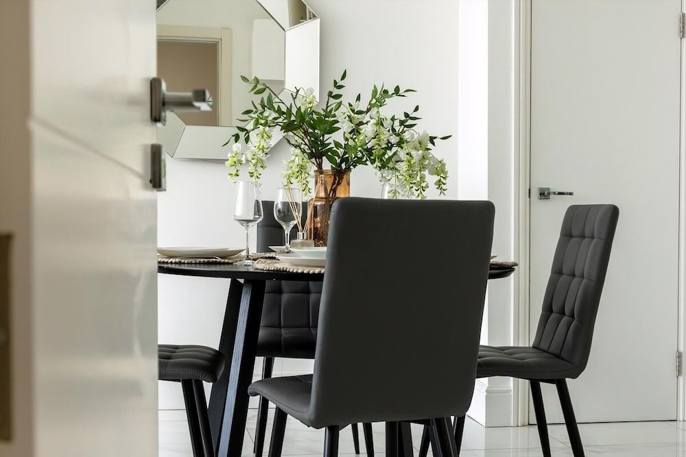Stylish 2-bedroom Marylebone Retreat