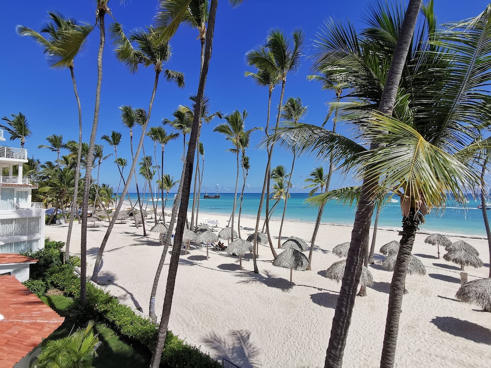 Los Corales Tropical Beach Resort & SPA